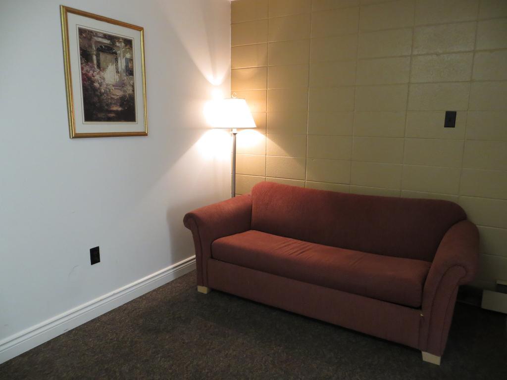 Motel Eastglen 2*